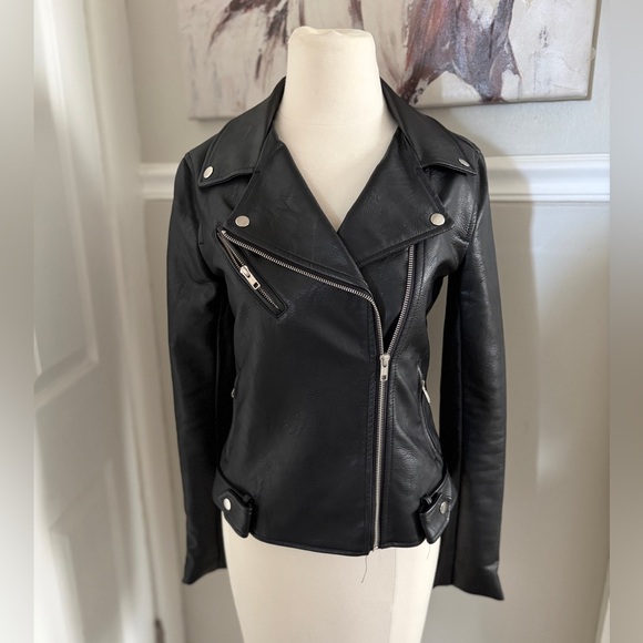 Romeo & Juliet Couture Jackets & Blazers - Romeo & Juliet Couture Black Leather Jacket
